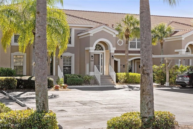 view of mediterranean / spanish-style house