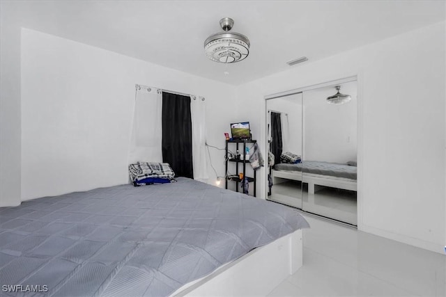 bedroom featuring a closet