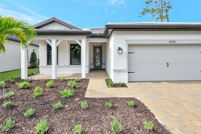 view of front of house with a garage