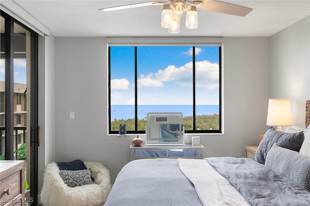 bedroom featuring ceiling fan