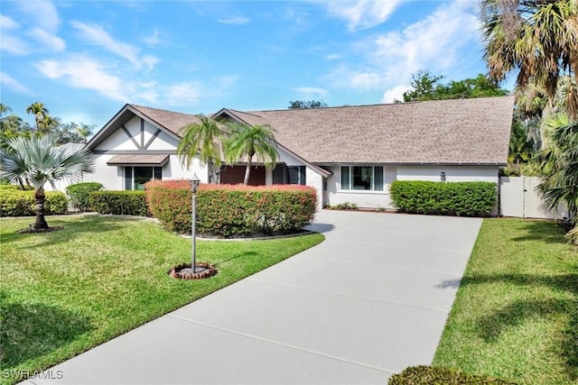 view of front facade with a front yard