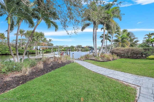 view of yard featuring a water view