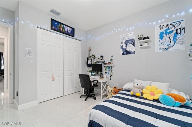 bedroom with a closet