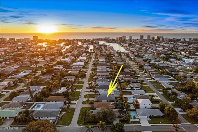 view of aerial view at dusk