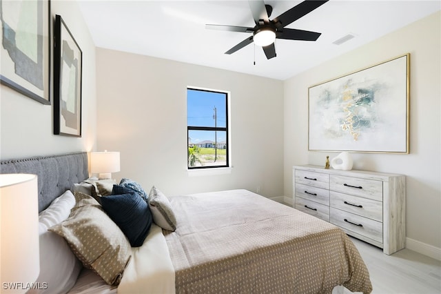 bedroom featuring ceiling fan