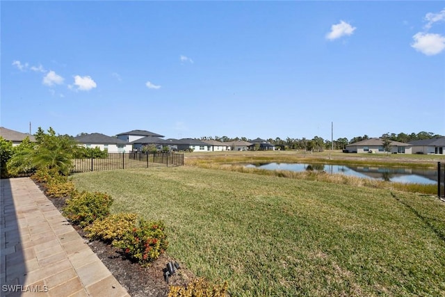 view of yard featuring a water view