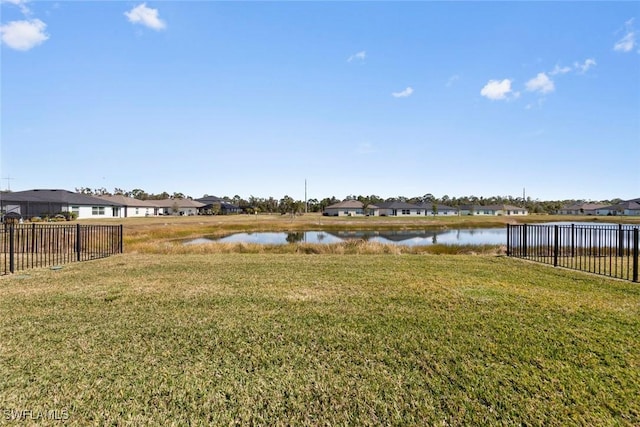 view of yard featuring a water view