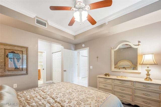 bedroom featuring crown molding, a closet, and ceiling fan