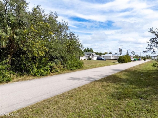 Listing photo 3 for 1431 NE 33rd St, Cape Coral FL 33909