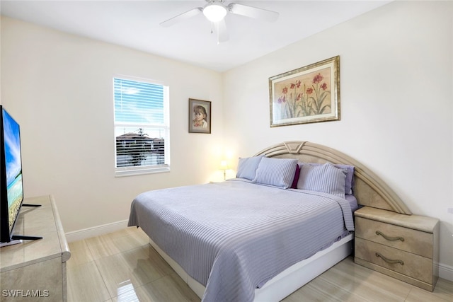 bedroom with ceiling fan