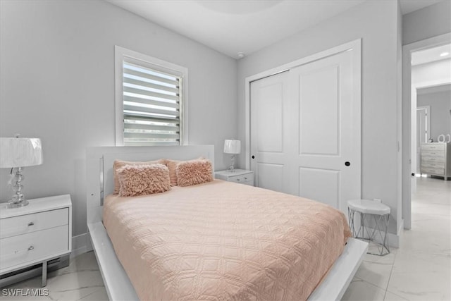 bedroom featuring a closet