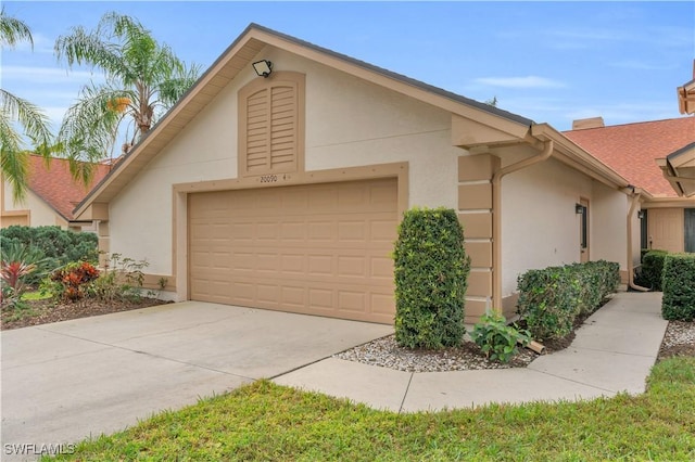 view of front facade with a garage