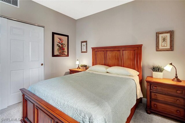 bedroom with carpet flooring