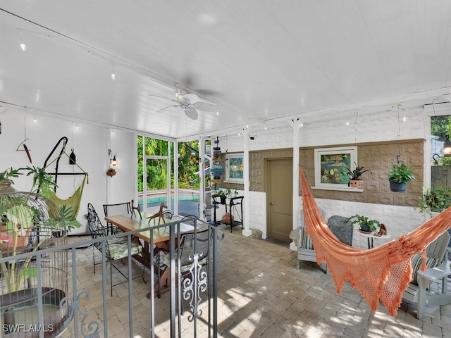 dining room with ceiling fan