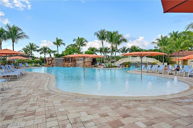 view of pool featuring a patio area and pool water feature