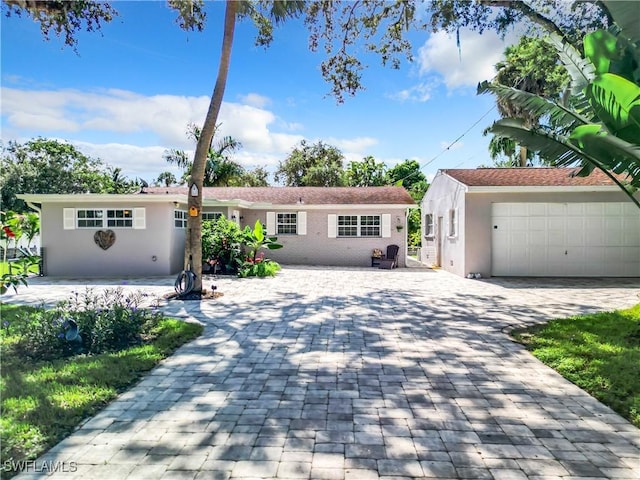 view of front of house featuring a garage