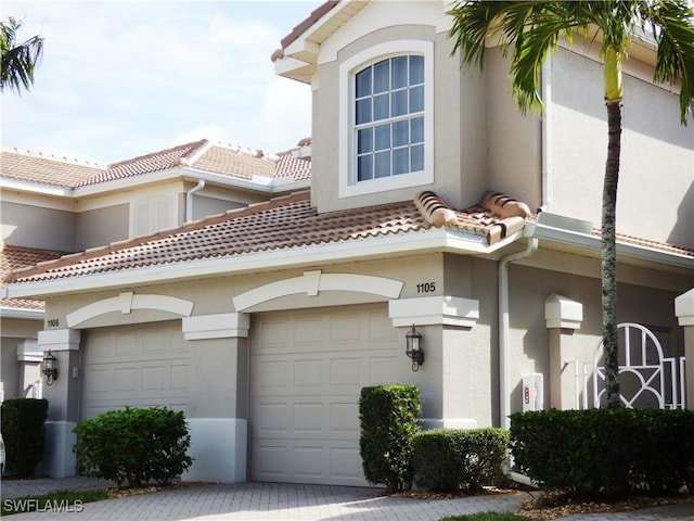 view of front of house featuring a garage