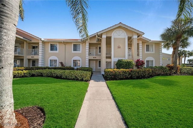 view of front of house with a front yard