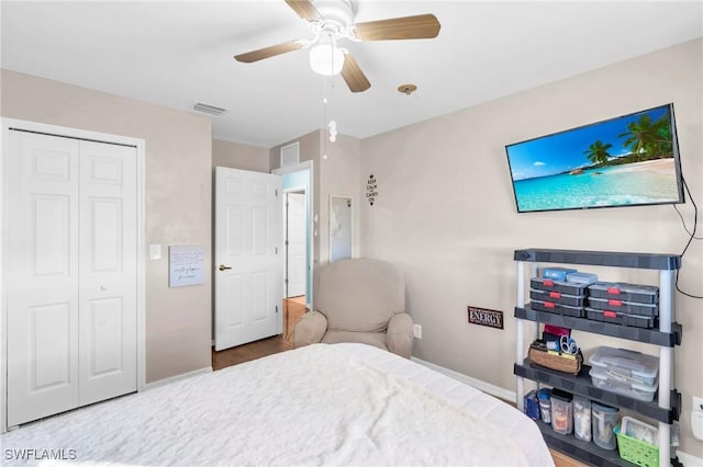 bedroom featuring a closet and ceiling fan