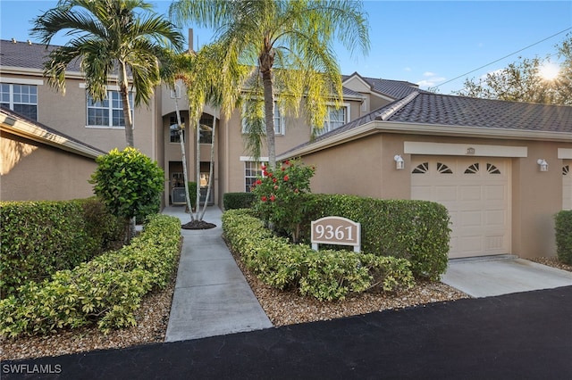 view of front of property featuring a garage