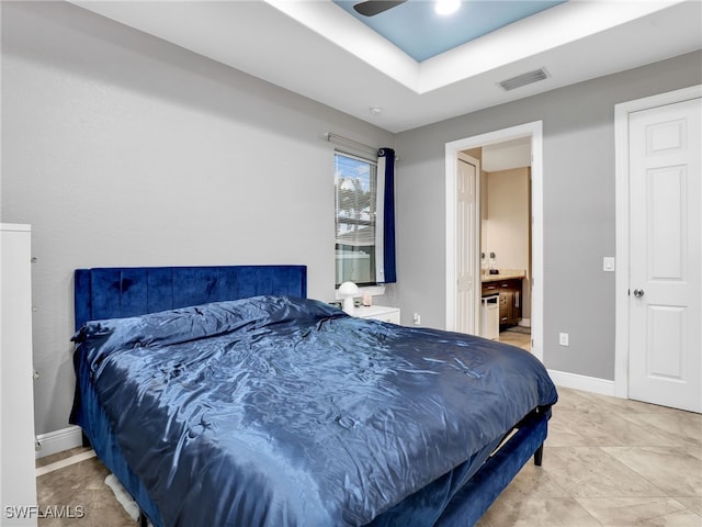 bedroom with ceiling fan