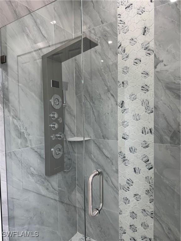 details featuring walk in shower