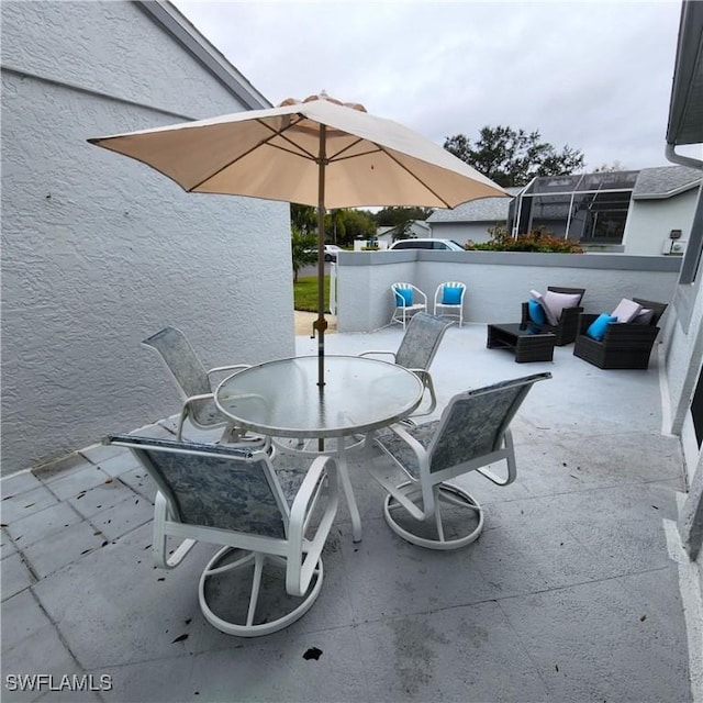 view of patio featuring an outdoor hangout area