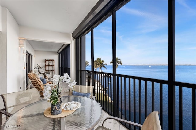 1910 Virginia Ave Unit 403, Fort Myers, FL 33901 - sunroom / solarium featuring a water view