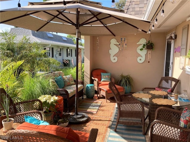 view of patio with outdoor lounge area