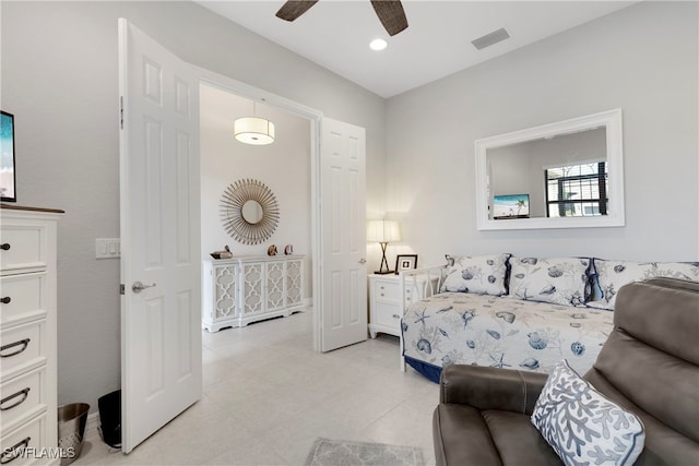 bedroom with ceiling fan