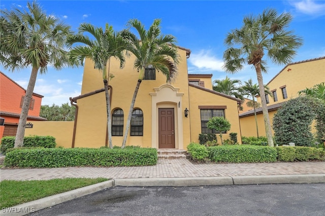 view of mediterranean / spanish-style home