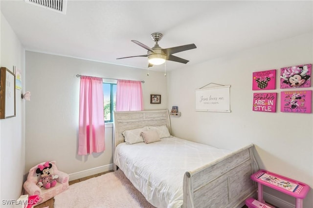 bedroom featuring ceiling fan