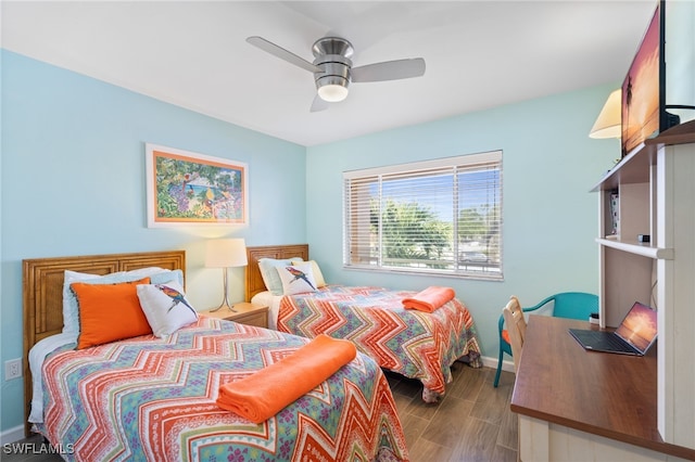 bedroom with ceiling fan