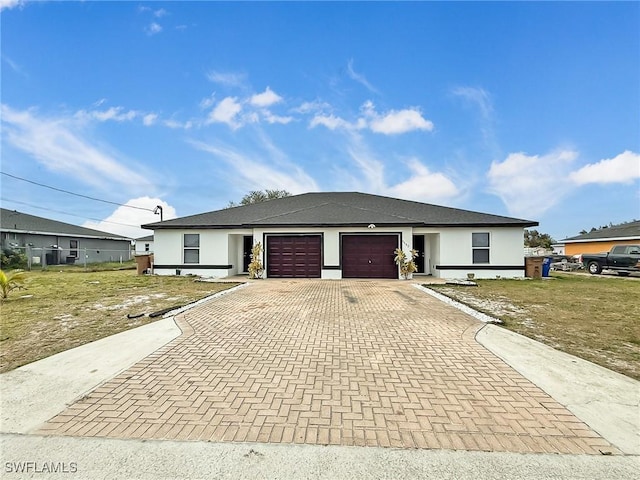 view of front facade with a garage