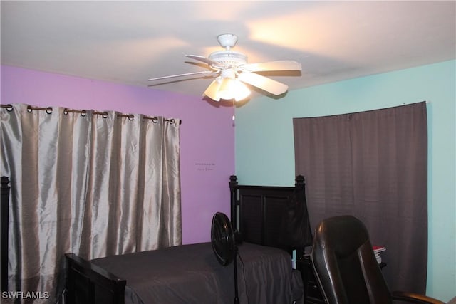 bedroom featuring ceiling fan