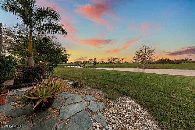 view of yard featuring a water view