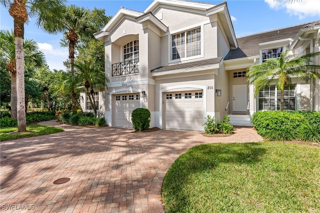 view of front of home featuring a garage