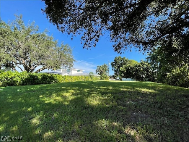 Listing photo 2 for 1223 Coconut Dr, Fort Myers FL 33901