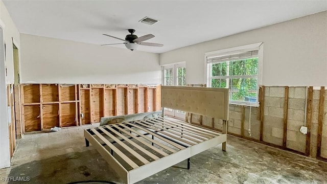 miscellaneous room with ceiling fan