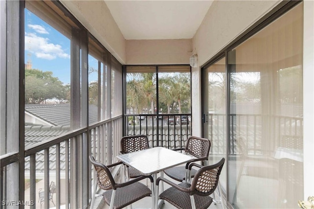 view of sunroom / solarium