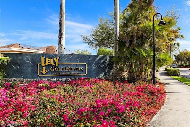 view of community / neighborhood sign