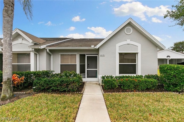 view of front of house with a front yard