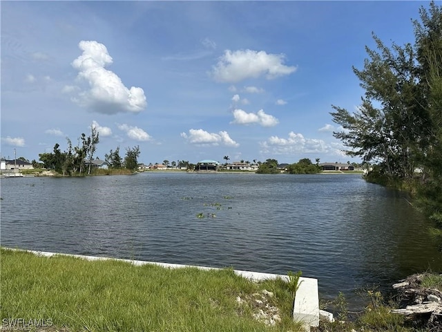 Listing photo 3 for 1309 NW 20th Ct, Cape Coral FL 33993