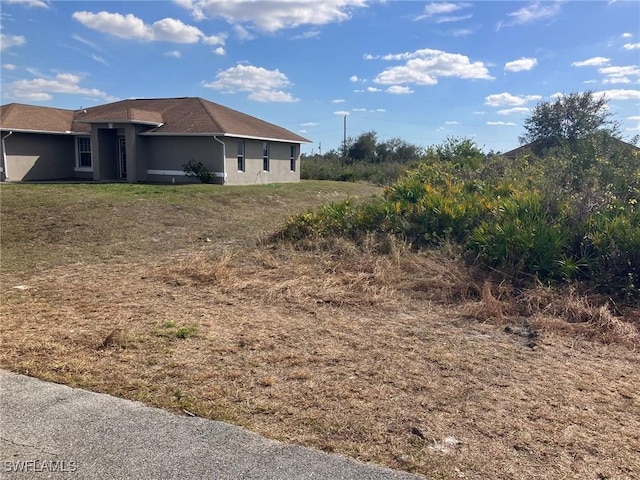 Listing photo 3 for 2817 72nd St W, Lehigh Acres FL 33971