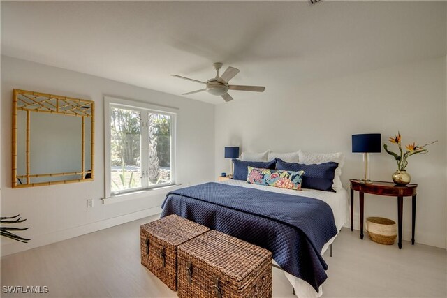 bedroom with ceiling fan