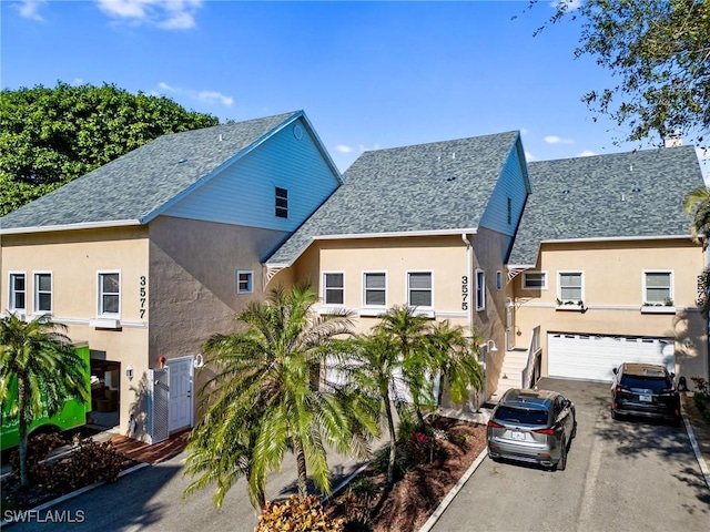 view of front facade featuring a garage