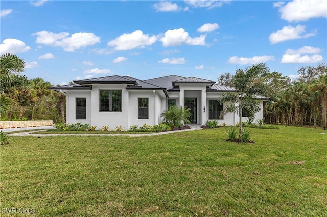 view of front of home featuring a front lawn