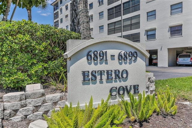 view of community / neighborhood sign