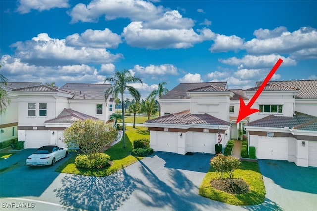 view of mediterranean / spanish-style home