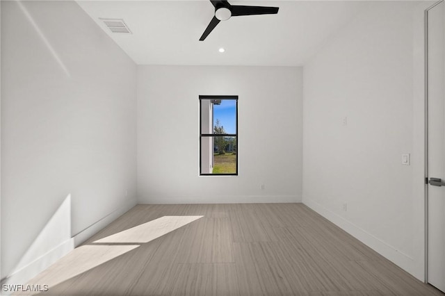 empty room with ceiling fan